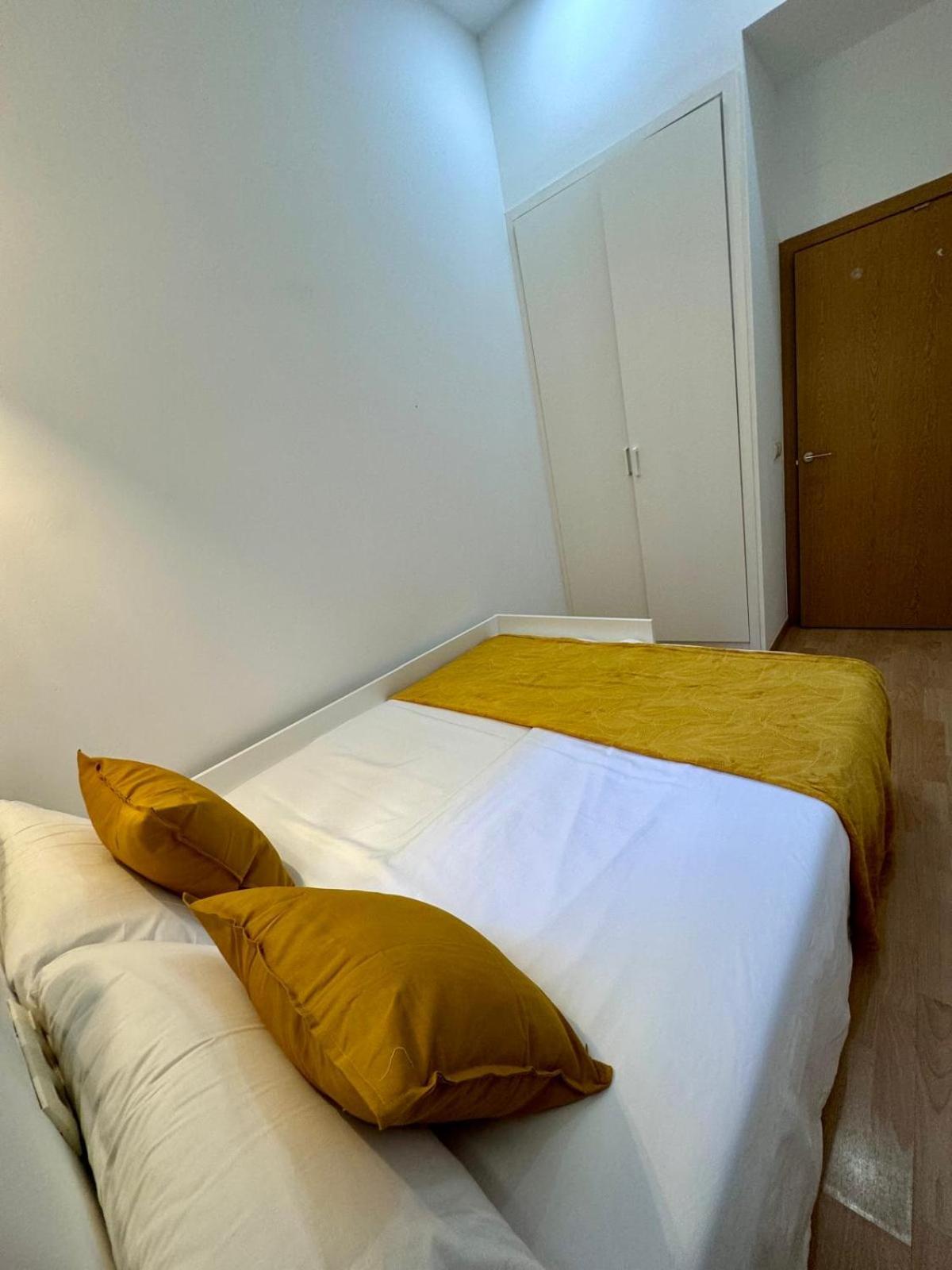 Pamis Apartament Sants, Barcelona Exteriör bild