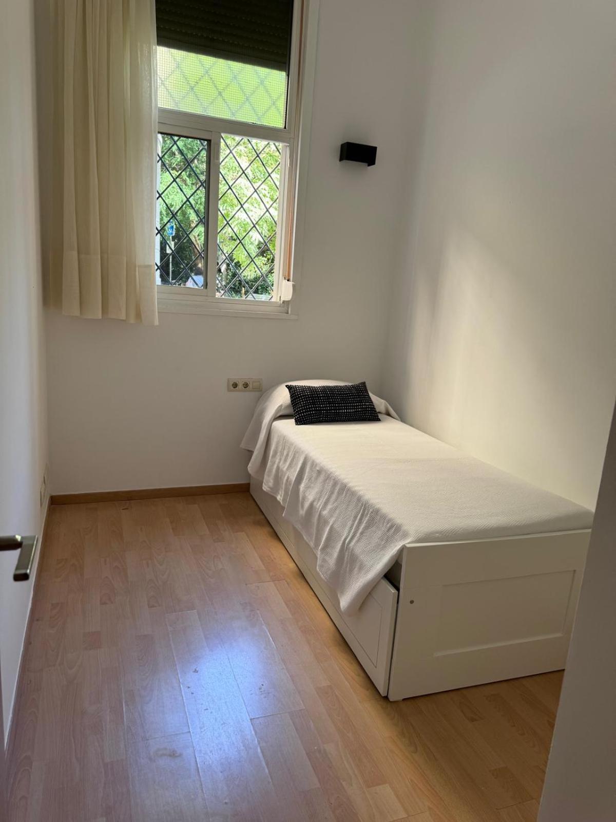 Pamis Apartament Sants, Barcelona Exteriör bild
