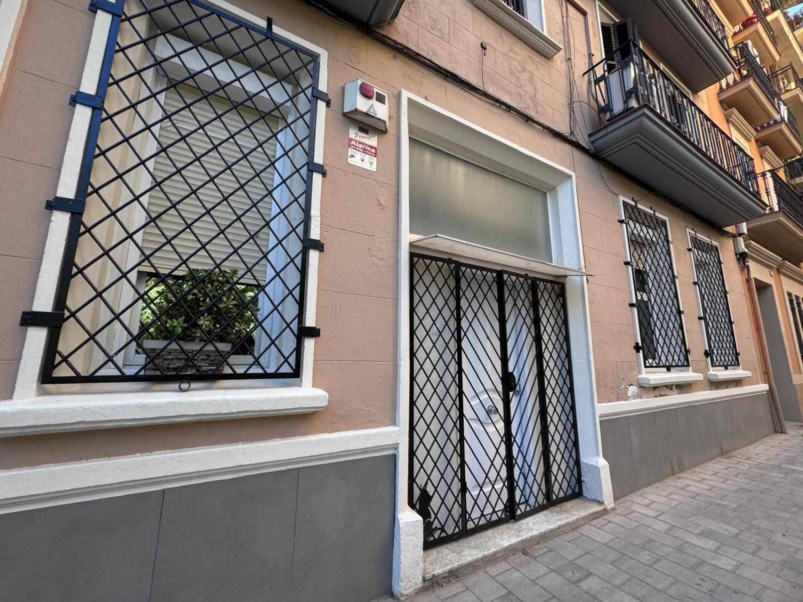 Pamis Apartament Sants, Barcelona Exteriör bild