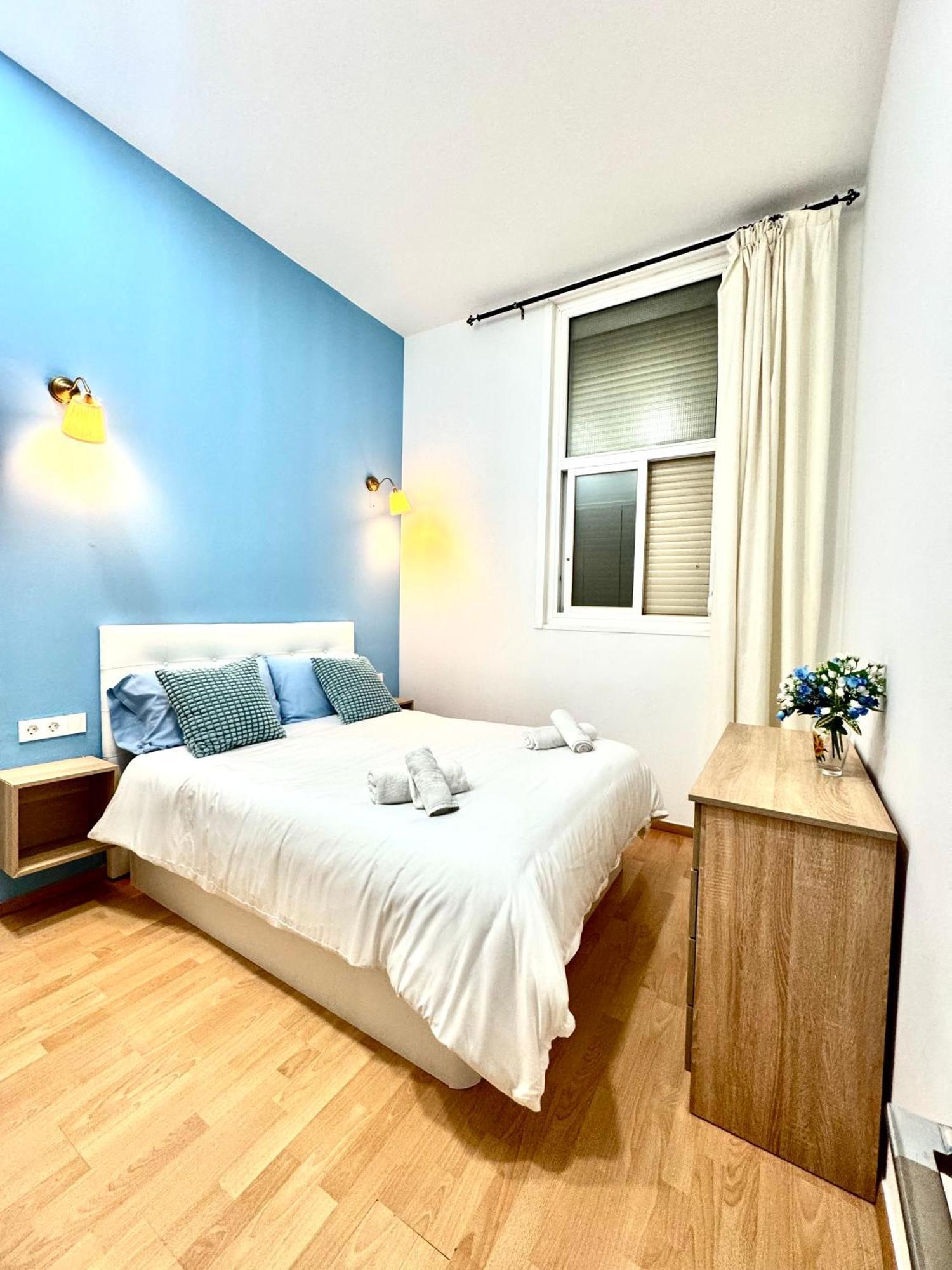 Pamis Apartament Sants, Barcelona Exteriör bild